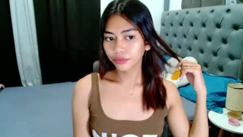 Snapshot of zeethefucker69 chatting on 01-20-25, 06:53 Zo online show from 01-20-25, 06:53