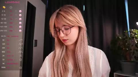 Snapshot of zegoi chatting on 10-22-25, 01:55 Avi online show from 10-22-25, 01:55