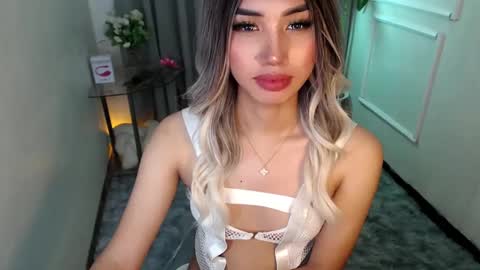 zelainalovetocum online show from 02-06-25, 09:00