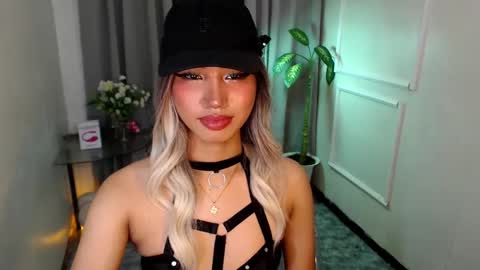 zelainalovetocum online show from 02-25-25, 07:03