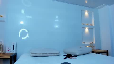 Zenda Evans online show from 12-20-25, 04:30