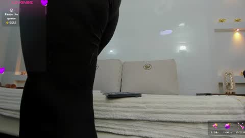 Zenda Evans online show from 06-29-26, 03:57