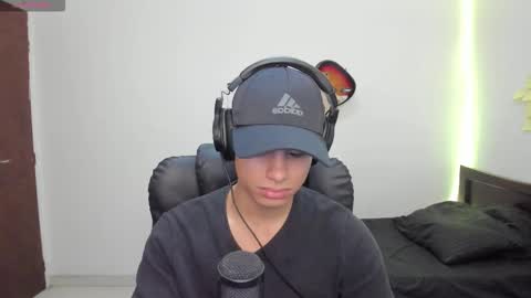 Snapshot of zenhzu chatting on 11-09-25, 11:19 zenzhu online show from 11-09-25, 11:19