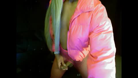 Snapshot of zenluxxe chatting on 11-14-25, 12:37 Zen Doll online show from 11-14-25, 12:37