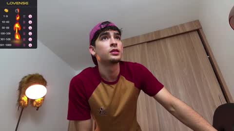 Snapshot of zenn_rush chatting on 01-05-25, 01:04 Zenn online show from 01-05-25, 01:04