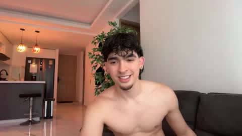 Snapshot of zenn_rush chatting on 03-06-26, 08:49 Zenn online show from 03-06-26, 08:49