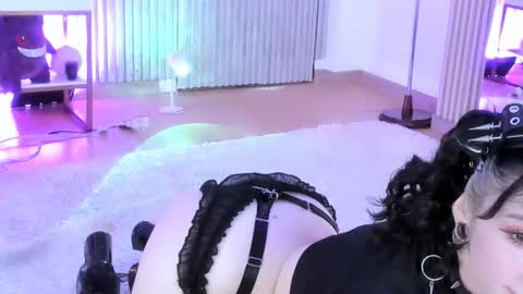 Snapshot of zephirah_abney chatting on 10-10-25, 03:00 online show from 10-10-25, 03:00