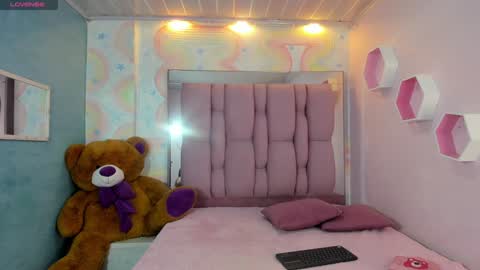 ZEPHYRA ANGELS online show from 12-26-24, 01:32