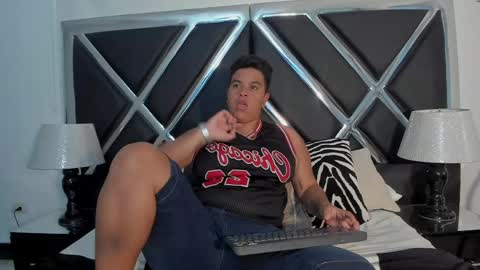 zeussmithh online show from 04-10-26, 12:32