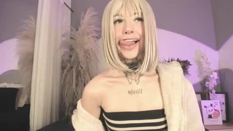Snapshot of zhally_dee chatting on 05-21-26, 11:39 zhally_dee online show from 05-21-26, 11:39