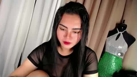 Snapshot of zhillycate chatting on 10-15-25, 11:21 CATE online show from 10-15-25, 11:21