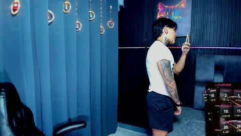 zhoestrong online show from 11-28-25, 10:23