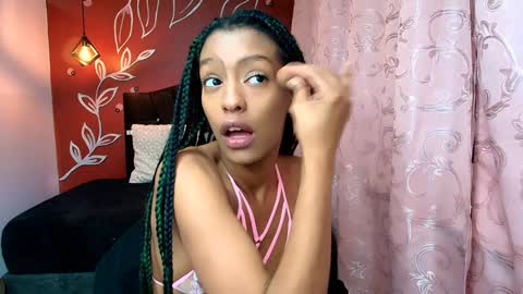 Zia Green online show from 12-20-24, 12:05