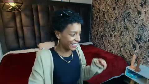 Snapshot of zia_green chatting on 05-22-26, 01:17 Zia Green online show from 05-22-26, 01:17