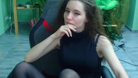 Snapshot of zianichols chatting on 02-04-25, 01:02 zianichols online show from 02-04-25, 01:02