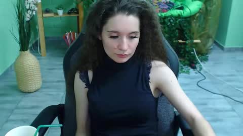 Snapshot of zianichols chatting on 02-12-25, 12:37 zianichols online show from 02-12-25, 12:37