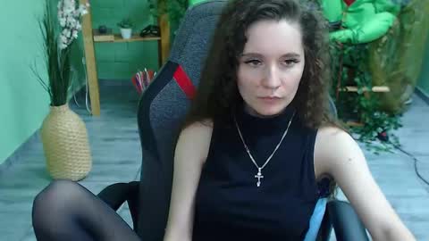 Snapshot of zianichols chatting on 02-13-25, 09:49 zianichols online show from 02-13-25, 09:49