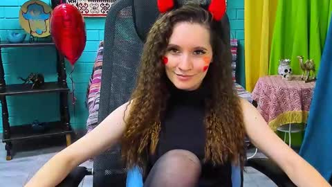 Snapshot of zianichols chatting on 02-14-25, 06:40 zianichols online show from 02-14-25, 06:40