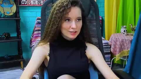 Snapshot of zianichols chatting on 02-17-25, 11:23 zianichols online show from 02-17-25, 11:23