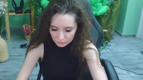 Snapshot of zianichols chatting on 02-20-25, 11:43 zianichols online show from 02-20-25, 11:43