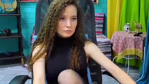 Snapshot of zianichols chatting on 02-24-25, 02:26 zianichols online show from 02-24-25, 02:26