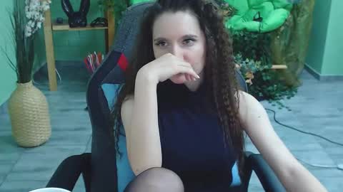 Snapshot of zianichols chatting on 02-25-25, 09:13 zianichols online show from 02-25-25, 09:13