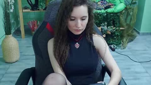 Snapshot of zianichols chatting on 03-06-25, 11:09 zianichols online show from 03-06-25, 11:09