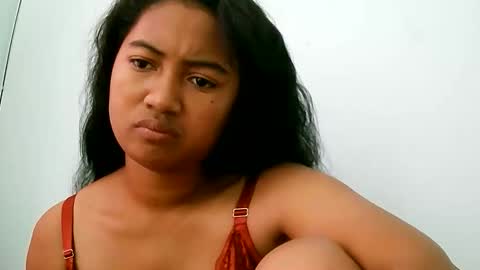 Snapshot of zina479102 chatting on 04-29-26, 05:11 elly online show from 04-29-26, 05:11