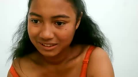 Snapshot of zina479102 chatting on 05-08-26, 06:19 elly online show from 05-08-26, 06:19