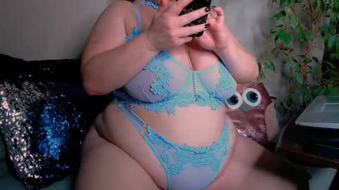 Snapshot of zinacorleone chatting on 12-28-24, 10:44 zinacorleone online show from 12-28-24, 10:44