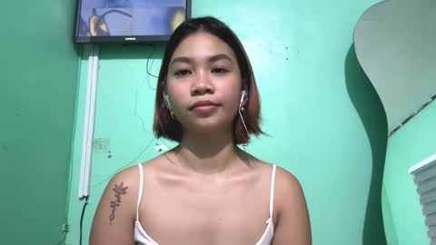 Snapshot of zinahiga chatting on 12-17-25, 02:12 Mia online show from 12-17-25, 02:12