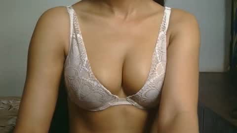 Snapshot of ziyaa_1 chatting on 05-22-26, 03:13 Ziyaa online show from 05-22-26, 03:13