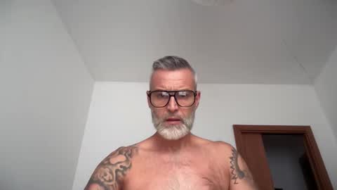 zkopa69 online show from 10-22-25, 03:12