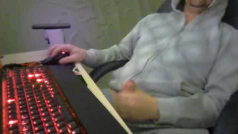 Snapshot of zkraston11 chatting on 03-10-25, 04:03 zkraston11 online show from 03-10-25, 04:03