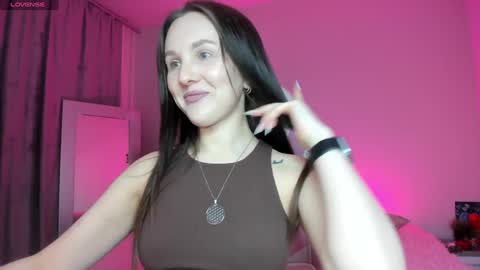 Zlata  Mon Tue Thu Fri Sun Sa GMT 3 0000pm - 0600pm  online show from 01-26-25, 03:03