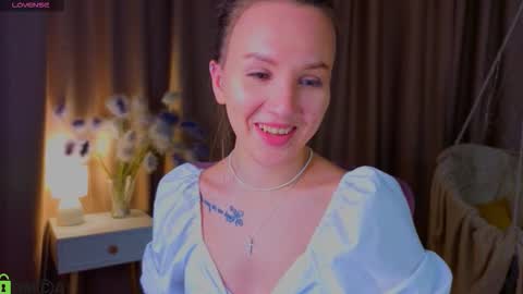 Zlata  Mon Tue Thu Fri Sun Sa GMT 3 0000pm - 0600pm  online show from 09-20-25, 03:46