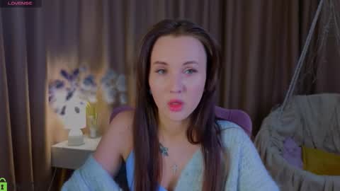 Zlata  Mon Tue Thu Fri Sun Sa GMT 3 0000pm - 0600pm  online show from 10-10-25, 05:12