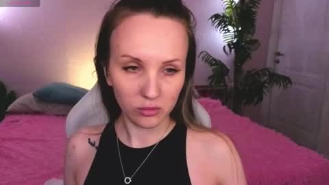 Zlata  Mon Tue Thu Fri Sun Sa GMT 3 0000pm - 0600pm  online show from 04-24-26, 09:34