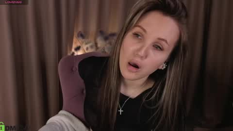 Snapshot of zlata__fox chatting on 05-16-26, 09:06 Zlata Mon Tue Thu Fri Sun Sa GMT 3 0000pm - 0600pm online show from 05-16-26, 09:06