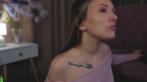 Zlata  Mon Tue Thu Fri Sun Sa GMT 3 0000pm - 0600pm  online show from 06-27-26, 12:22