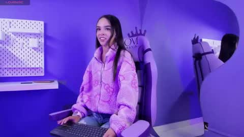 Zoe online show from 03-25-26, 04:18