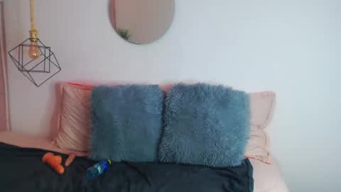 zoe__baker online show from 04-20-26, 01:47