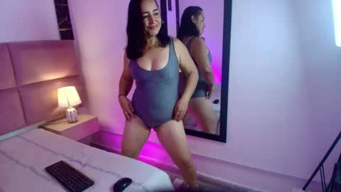 zoe_aitanaa online show from 11-14-25, 03:00