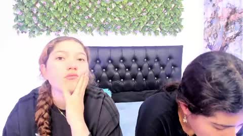 Zoe And Valeria online show from 05-26-26, 02:24