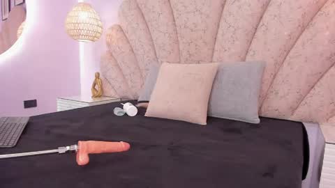zoe_blosson online show from 04-21-26, 02:37