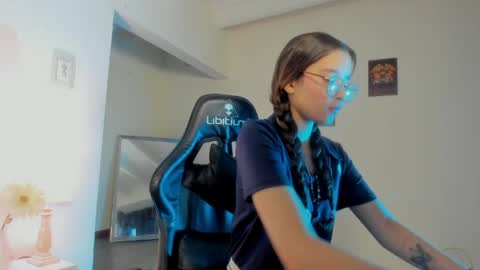 zoe_dear online show from 04-16-26, 09:39