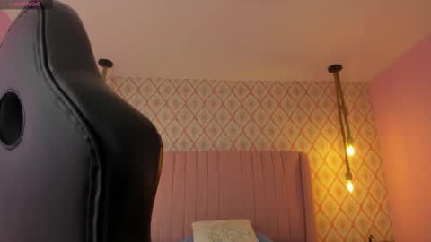 ZOE  online show from 10-23-25, 07:45