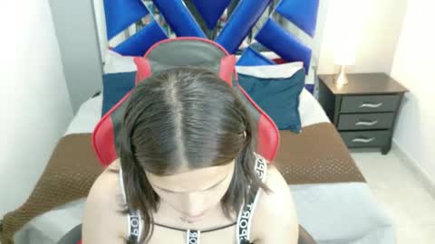 zoe online show from 04-11-26, 02:43