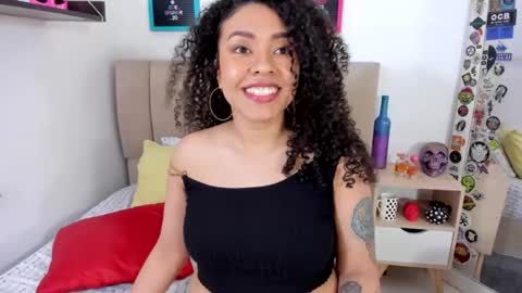 Zoe Gruber online show from 01-24-25, 03:32