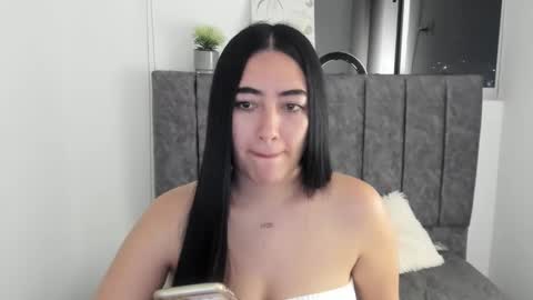 zoe_jones7 online show from 09-16-25, 03:18